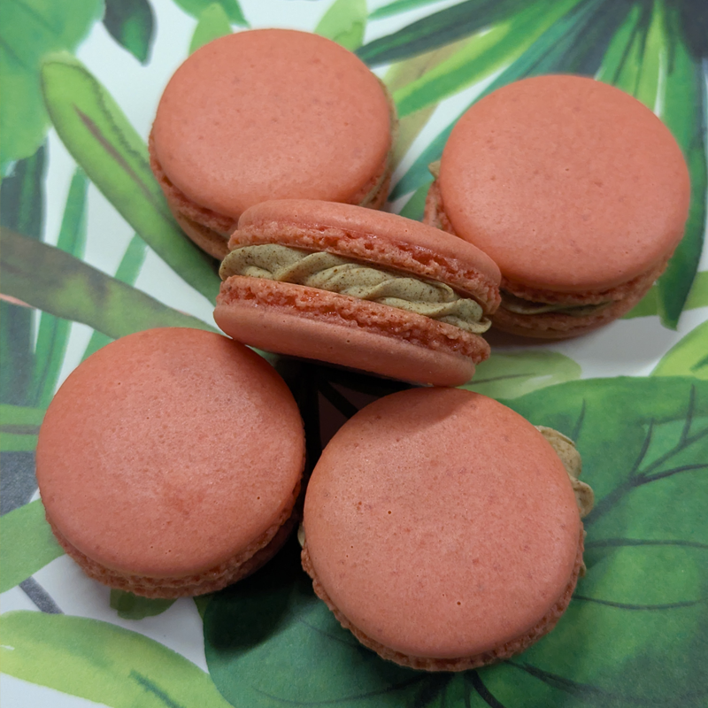 Cinnamon Apple Butter Macaron
